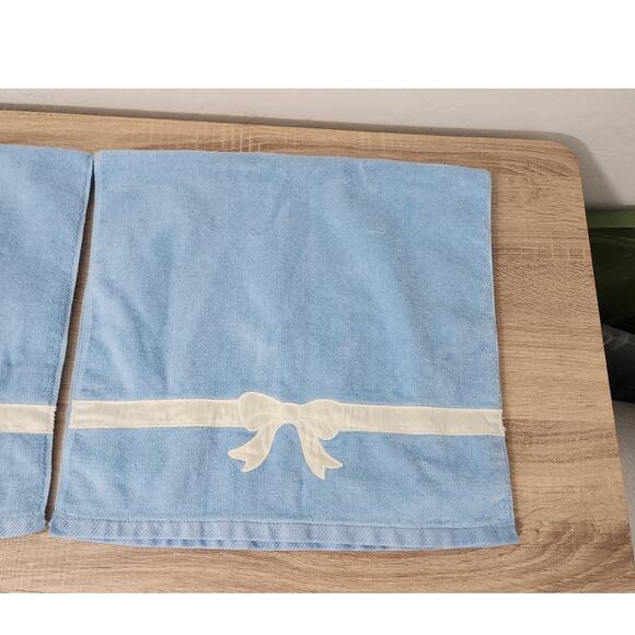 The Avanti Look Hand Towel Set of 2 Vintage Blue with White Bow 16"x26" Linens - Picture 3 of 6
